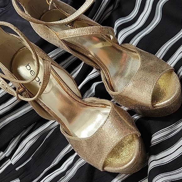 Bebe heels - Picture 3 of 4